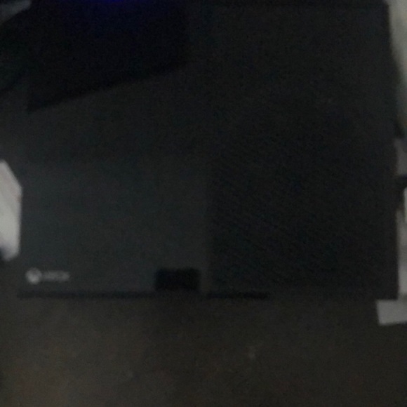 Xbox One 500GB USED - Picture 3 of 6